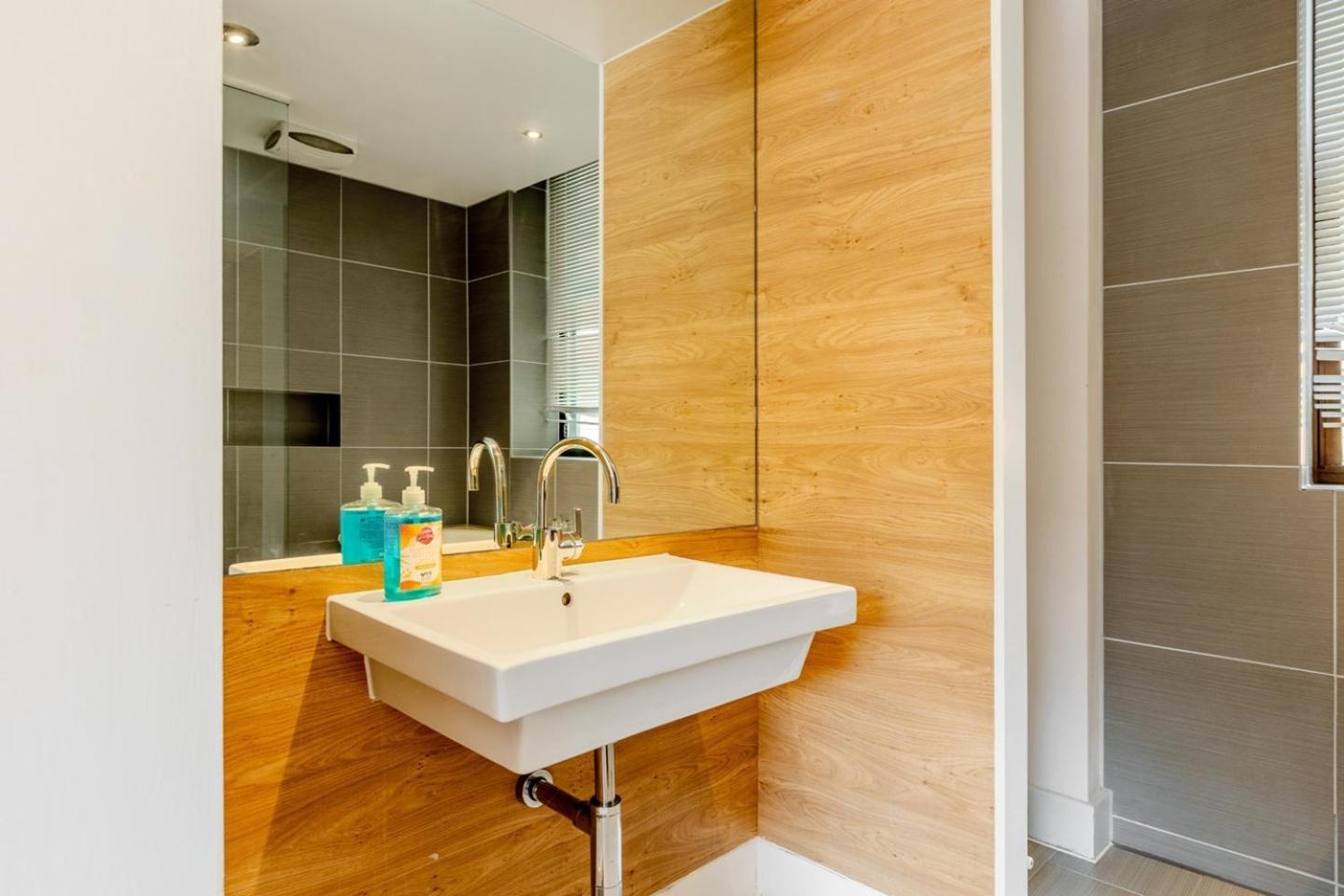 Appartement Modern Deluxe Greenwich - Great Transport Links *